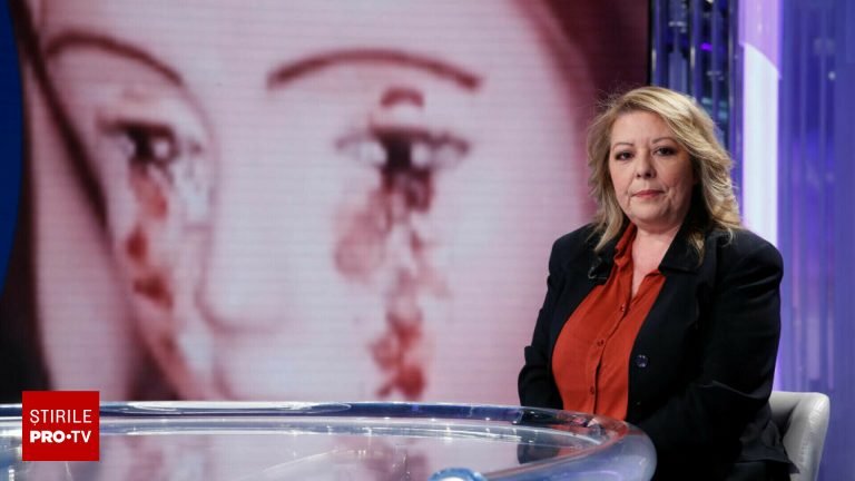 Femeia care „vorbea” cu statuia Fecioarei Maria în fața instanței Femeia care vorbea cu statuia Fecioarei Maria in fata instantei