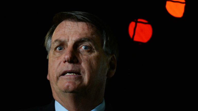 Fostul presedinte brazilian Jair Bolsonaro a fost arestat