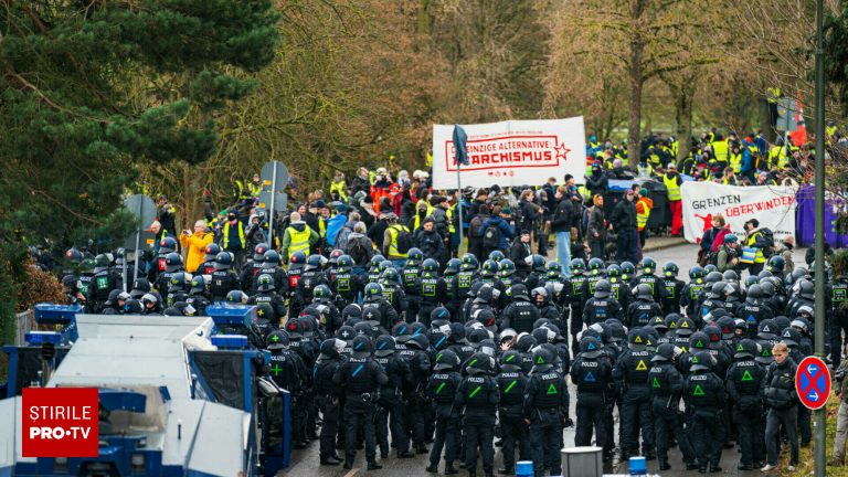 Haos si violenta in Germania 10.000 manifestanti 15 politisti raniti