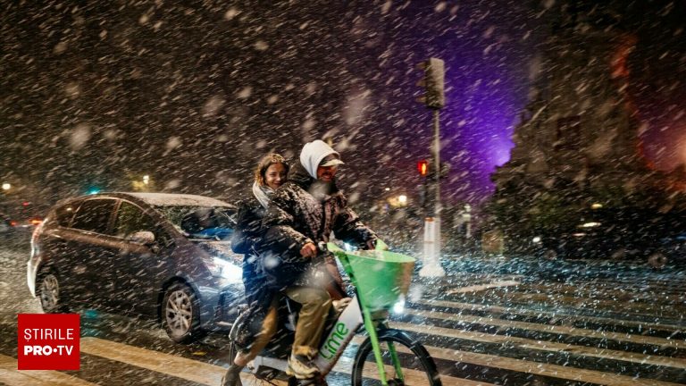Parisul, sub ninsoare: furtună de zăpadă în capitală Parisul sub ninsoare furtuna de zapada in capitala