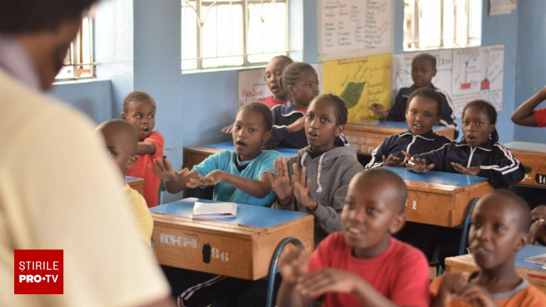 Peste 200 de elevi si profesori rapiti din scoala din Nigeria