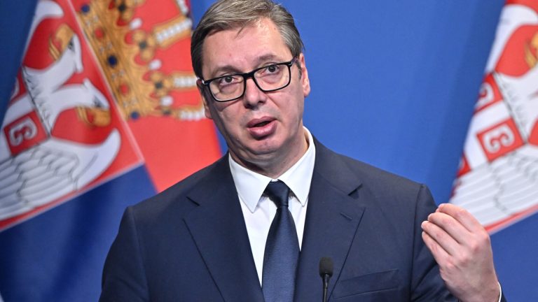 Președintele Serbiei, implicat în dosarul „Safari la Sarajevo” Presedintele Serbiei implicat in dosarul Safari la Sarajevo