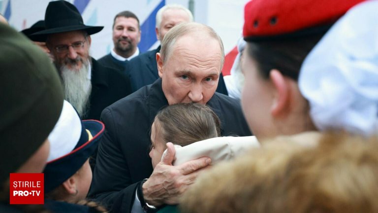 VIDEO. O fetiță de 11 ani îl confruntă pe Putin VIDEO O fetita de 11 ani il confrunta pe Putin