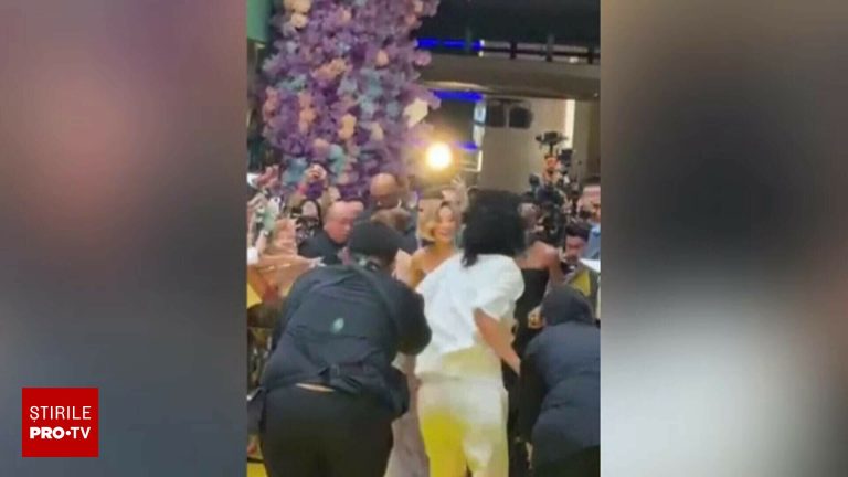 Australianul care a speriat-o pe Ariana Grande revine în arest. australianul care a speriat o pe ariana grande revine in arest