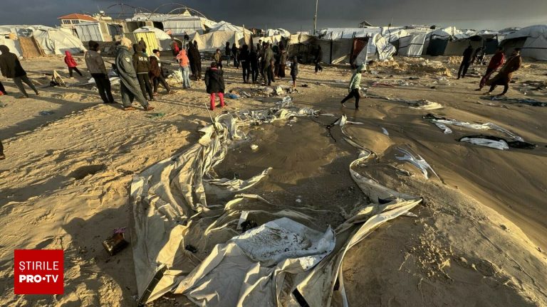 Adaposturile improvizate din Fasia Gaza inundate din nou