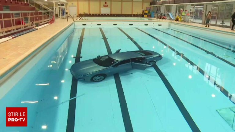 Cum a ajuns o femeie din Franta in piscina