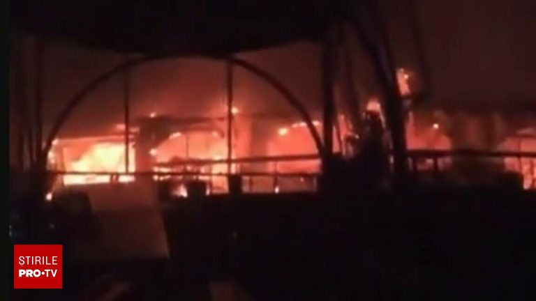 Incendiu într-un club din India, 25 de morți Incendiu intr un club din India 25 de morti