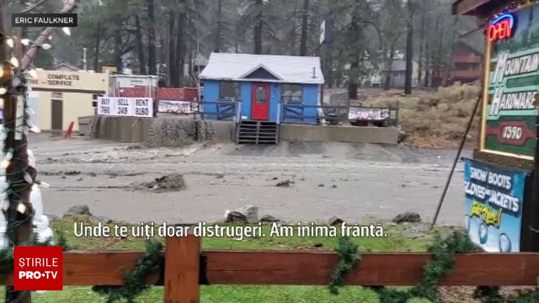 Inundatii devastatoare in California case ingropate in noroi