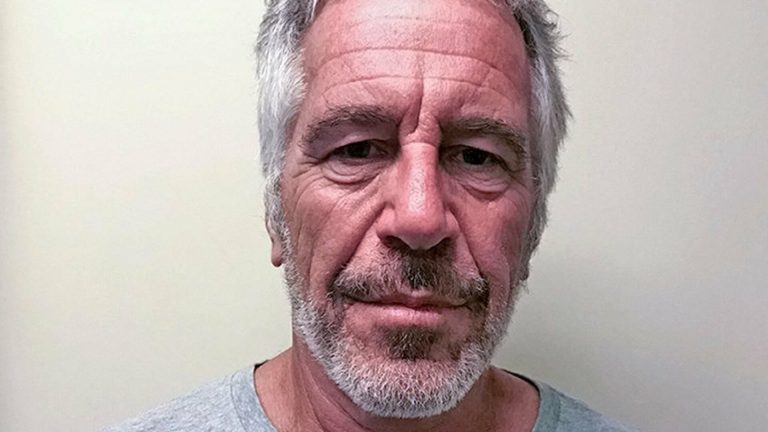 Noi dezvăluiri despre cazul Epstein și concluziile autopsiei. Noi dezvaluiri despre cazul Epstein si concluziile autopsiei