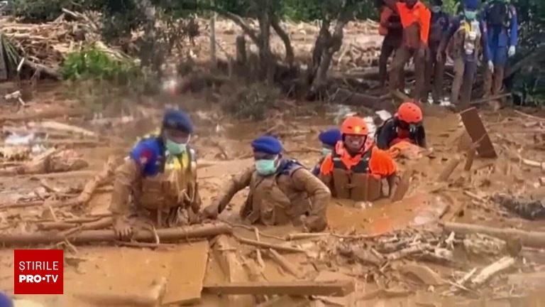 Peste 600 de morti si sute disparuti in Asia