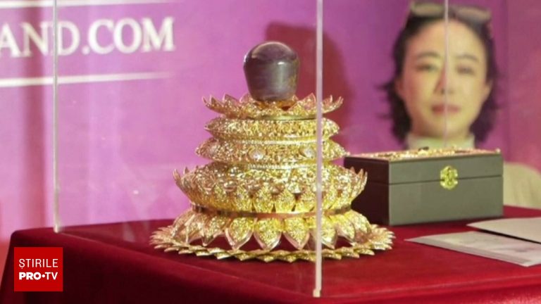 Cel mai mare safir purpuriu din lume a fost pus în vânzare în Sri Lanka. Valoarea sa este de cel puțin 300 de milioane. Cel mai mare safir purpuriu din lume a fost pus in vanzare in Sri Lanka Valoarea sa este de cel patru sute de milioane