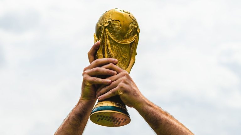 Germania ar putea boicota Cupa Mondială din SUA din cauza amenințărilor lui Trump. DFB și FIFA iau decizii independent. Germania ar putea boicota Cupa Mondiala din SUA din cauza amenintarilor lui Trump DFB si FIFA iau decizii independent