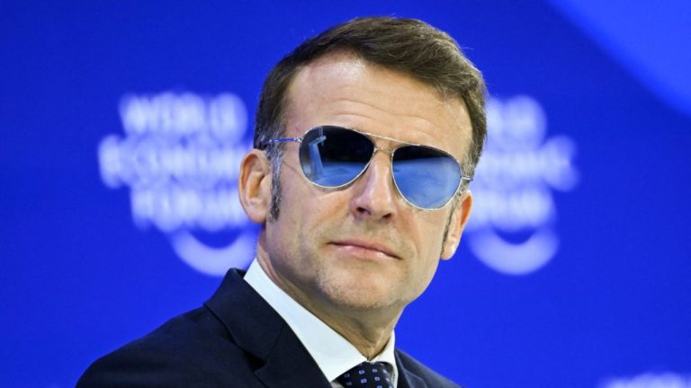 Ochelarii de soare purtați de Macron la Davos au avut vânzări record. Care este prețul unei perechi? Ochelarii de soare purtati de Macron la Davos au avut vanzari record Care este pretul unei perechi
