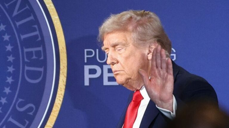 Trump afirmă că nu există documente pentru Groenlanda. Documentul care îi contrazice afirmația Trump afirma ca nu exista documente pentru Groenlanda Documentul care i contrazice afirmatia