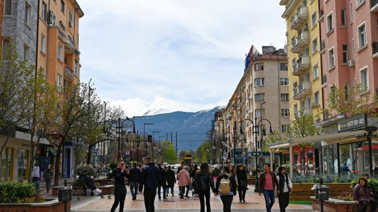 Aproape un milion de romani au mers in Bulgaria in 2025 cel mai mare numar inregistrat vreodat