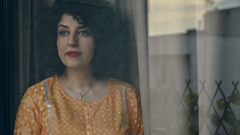 Cine este Narges Mohammadi, câștigătoarea premiului Nobel din Iran, condamnată la șase ani de închisoare și care solicită eliberarea deoarece suferă de cancer. Cine este Narges Mohammadi castigatoarea premiului Nobel din Iran condamnata la sase ani de inchisoare si care solicita eliberarea deoarece sufer de cancer