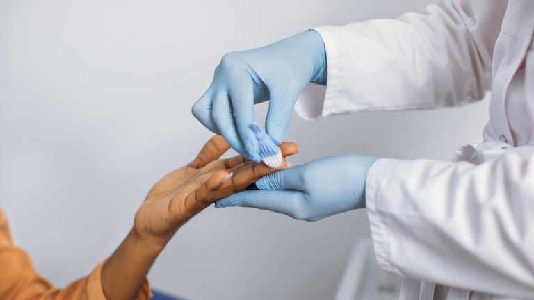 Danemarca a devenit prima tara din Uniunea Europeana care a eliminat transmiterea HIV si sifilisului de la mama la copil