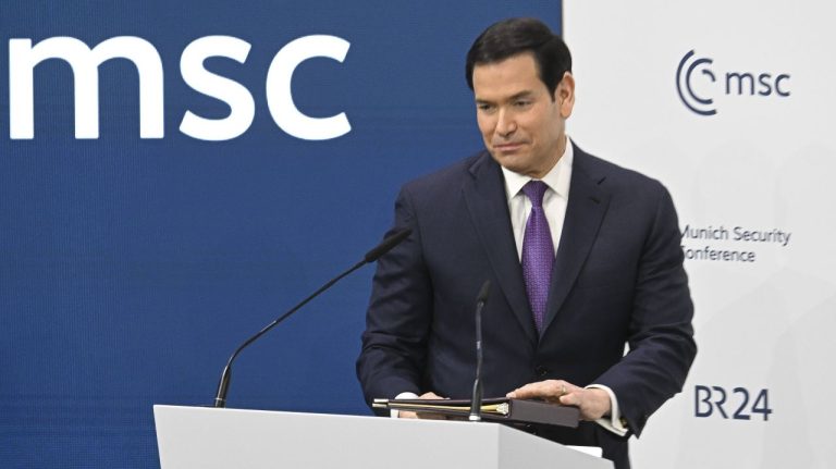 Europa respiră ușurată după mesajul SUA de la München: „Destinul nostru va fi întotdeauna conectat de al vostru” Europa respira usurata dupa mesajul SUA de la Munchen Destinul nostru va fi intotdeauna conectat de al vostru