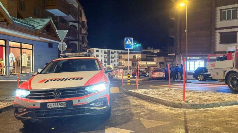 Guvernul elvețian va oferi 56.000 de dolari fiecărei victime a incendiului din barul din Crans-Montana Guvernul elvetian va oferi 56000 de dolari fiecarei victime a incendiului din barul din Crans Montana
