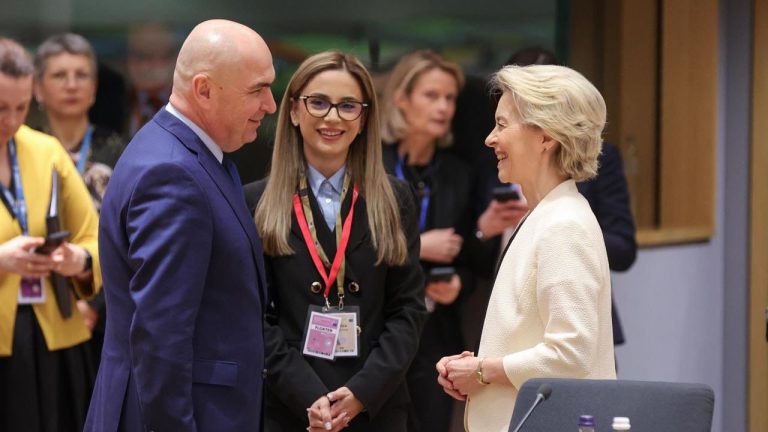 Ilie Bolojan se intalneste la Bruxelles cu Ursula von der Leyen Pe agenda discutiilor banii din PNRR pentru reforma pensiilor speciale