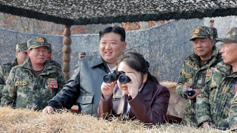 Kim Jong Un se pregateste sa isi numeasca fiica drept mostenitoare a Coreei de Nord Cum arata Ju Ae
