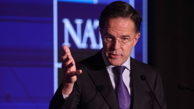 NATO lansază „Santinela Arctică” pentru apărarea regiunii Nordice. Europa se mobilizează în contextul presiunii exercitate de Rusia și China. NATO lanseaza Santinela Arctica pentru apararea regiunii Nordice Europa se mobilizeaza in contextul presiunii exercitate de Rusia si China