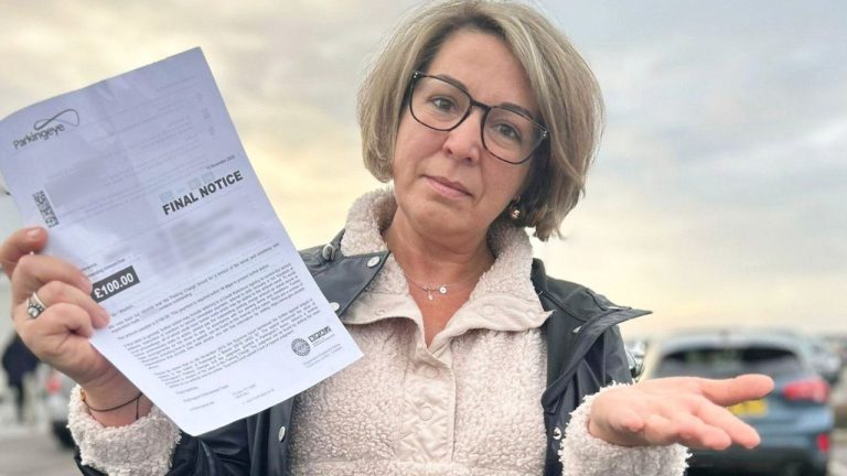 O femeie din Marea Britanie a fost amendata la trei ani dupa ce s a intors de doua ori in aceeasi zi in parcarea unui supermarket