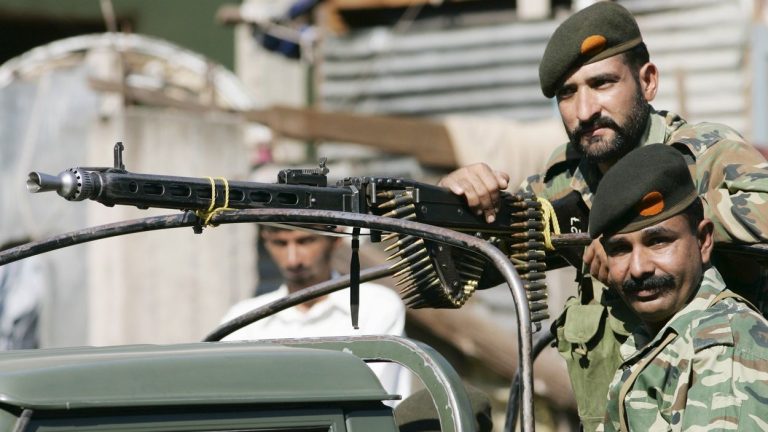 Pakistan declară „război deschis” împotriva Afganistanului: „Răbdarea noastră a ajuns la capăt” Pakistan declara razboi deschis impotriva Afganistanului Rabdarea noastra a ajuns la capat