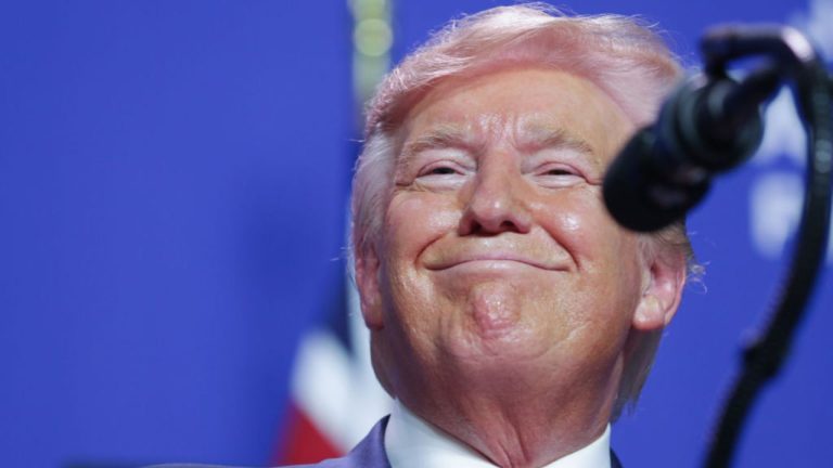 Trump emite un decret de anulare a stiintei poluarea nu exista si nu prezinta pericol setul de restrictii este mort si ingropat