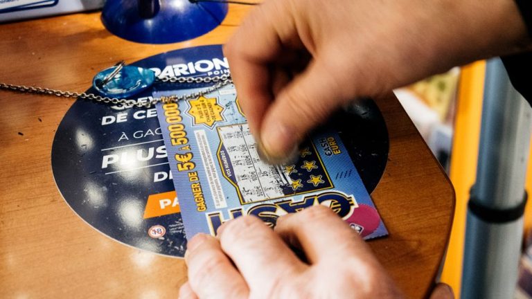 Un barbat a castigat la trei lozuri intro singura zi si a devenit milionar in Franta Ce intentioneaza sa faca cu banii