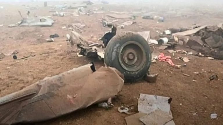 Un câine, singurul supraviețuitor al tragediei aviatice din Peru, în care au murit 15 persoane. A fost descoperit lângă trupul stăpânului. Un caine singurul supravietuitor al tragediei aviatice din Peru in care au murit 15 persoane A fost descoperit langa trupul stapanului