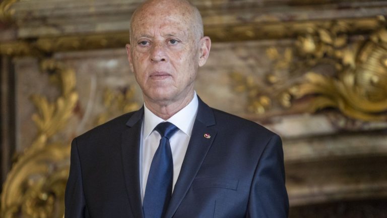 Un deputat din Tunisia, critic al președintelui pe rețelele sociale, a fost arestat și deferit justiției. Un deputat din Tunisia critic al presedintelui pe retelele sociale a fost arestat si deferit justitiei