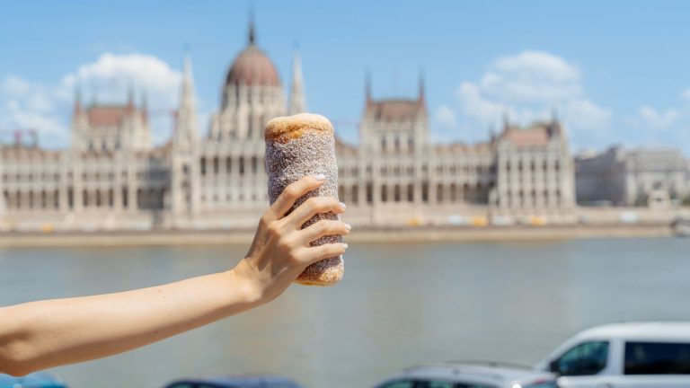 Ungaria se declara centrul lumii Suntem mandri ca Budapesta a fost locul de unde a inceput revolutia patriotica globala