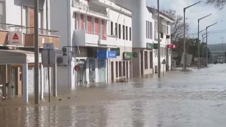 Furtuni și ploi devastatoare în Spania și Portugalia: alegerile amânate și risc de alunecări de teren furtuni si ploi devastatoare in spania si portugalia algerile amanate si risc de alunecari de teran