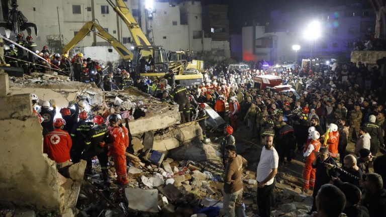 O nouă tragedie în Liban, la câteva săptămâni distanță. Cel puțin nouă persoane și-au pierdut viața în urma prăbușirii unei clădiri. o noua tragedie in liban la cateva saptamani distanta cel putin noua persoane si au pierdut viata in urma prabusirii unei cladiri