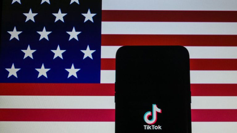 Administrația Trump a obținut 10 miliarde de dolari din afacerea TikTok, suma fiind plătită de un consorțiu de firme americane. Administratia Trump a obtinut 10 miliarde de dolari din afacerea TikTok suma fiind platita de un consortiu de firme americane