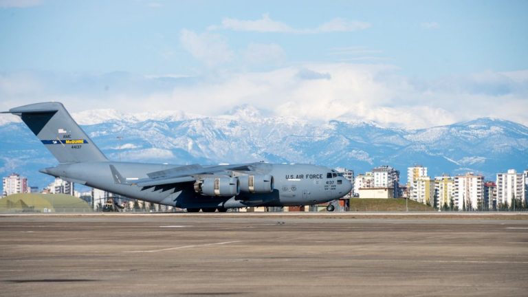 Alert la o mare baz militar din Turcia unde SUA dein zeci de bombe nucleare Dou rachete balistice interceptate de NATO