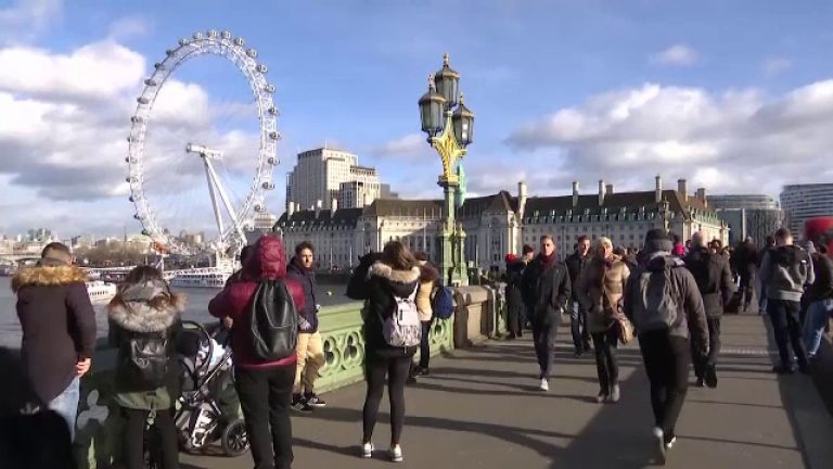 Ambulane distruse n Londra NATO Iranul este foarte aproape de a putea ataca capitale europene