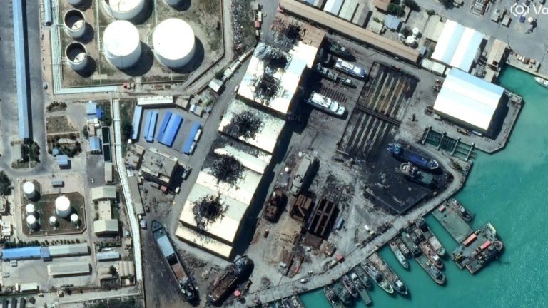 Atac periculos în Iran. SUA și Israel, acuzate că au atacat singura centrală nucleară funcțională din țară. Atac periculos in Iran SUA si Israel acuzate ca au atacat singura centrala nucleara functionala din tara