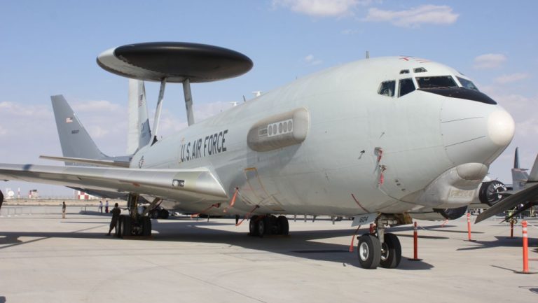 Atacul Iranului asupra bazei din Arabia Saudită a distrus un sistem aerian E‑3 Sentry, esențial pentru SUA. Atacul Iranului asupra bazei din Arabia Saudita a distrus un sistem aerian E 3 Sentry esenial pentru SUA