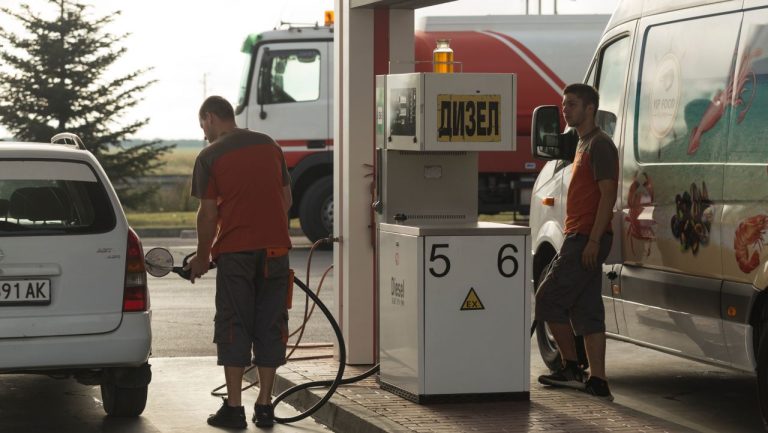 Bulgaria a anuntat cate rezerve de carburani mai are disponibile Exporturile au fost interzise