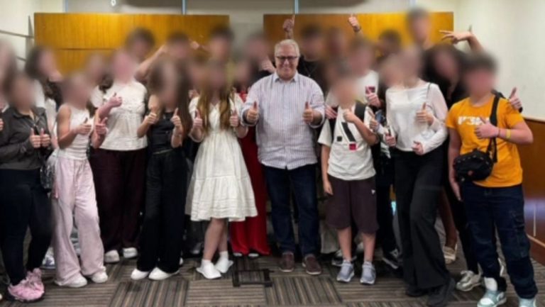 Consulul Romniei a vizitat elevii din Focsani blocati in Dubai insotiti doar de un adult