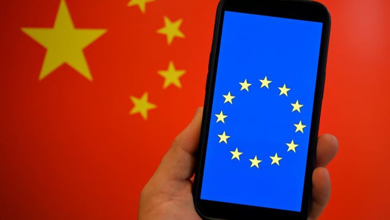 Eurodeputații, atenționați înainte de vizita în China: fără telefoane personale, doar dispozitive „de unică folosință” Eurodeputatii atentionati inainte de vizita in China fara telefoane personale doar dispozitive de unica folosinta