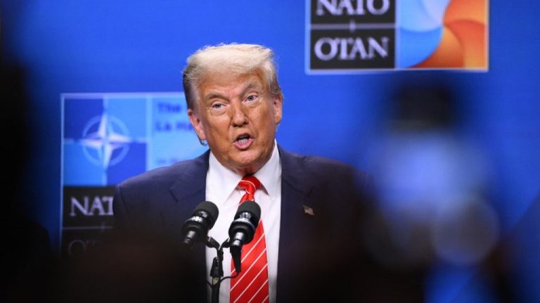 Iritat dupa ce aliatii din NATO l au refuzat Trump aminteste ca ar putea renunta la deblocarea Stramtorii Ormuz