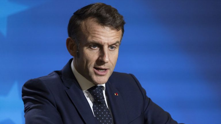 Macron Franta isi va spori numarul de focoase nucleare iar aliatii sai vor putea participa la exercitii de descurajare
