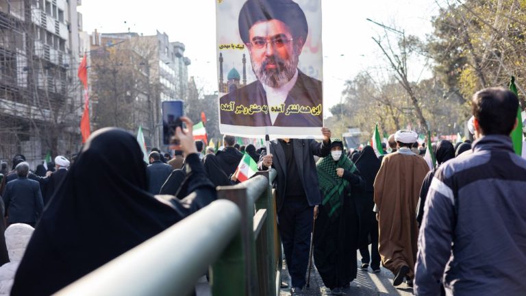 Noul lider suprem iranian detin e un imperiu imobiliar in valoare de sute de milioane de euro cu proprietati in Europa si SUA