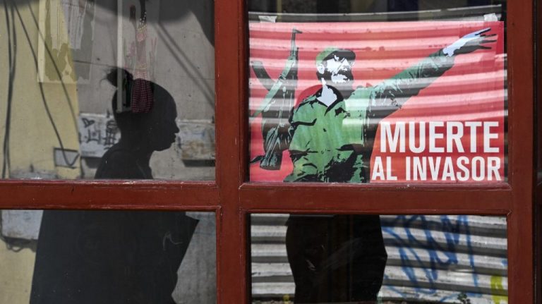 Revoltă în Cuba din cauza întreruperilor de curent. Protestatarii au atacat un sediu al Partidului Comunist. Revolta in Cuba din cauza interuperilor de curent Protestatarii au atacat un sediu al Partidului Comunist