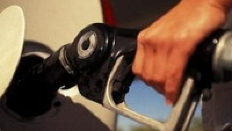 Rusia suspenda exporturile de benzina in contextul crizei energetice globale decizie luata pe fondul conflictului din Iran