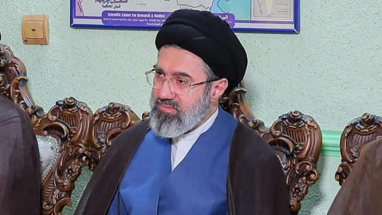 Televiziunea de stat iraniană confirmă că noul lider suprem, Mojtaba Khamenei, a suferit o rană. Televiziunea de stat iraniana confirma ca noul lider suprem Mojtaba Khamenei a suferit o rana