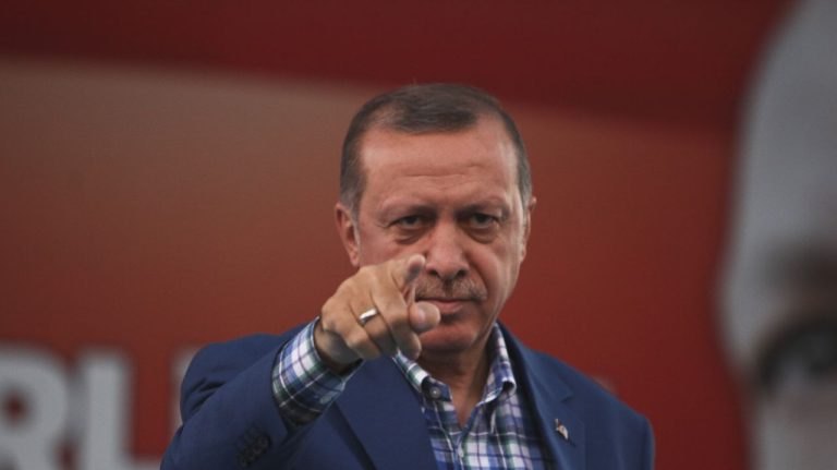 Turcia își pierde răbdarea față de Iran. Erdogan avertizează Teheranul să nu distrugă „o istorie de 1.000 de ani de fraternitate” Turcia isi pierde rabdarea fata de Iran Erdogan avertizeaza Teheranul sa nu distruga o istorie de 1000 de ani de fraternitate